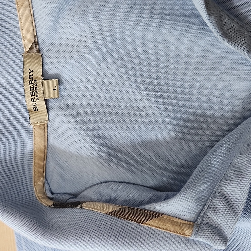 Burberry - Picture 14 of 14